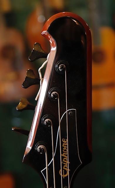 Epiphone Thunderbird Bass – McCabe's Guitar Shop Epiphone Thunderbird Bass – McCabe's Guitar Shop