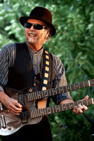 Roy Rogers & The Delta Rhythm Kings - Stripped Down & Unplugged