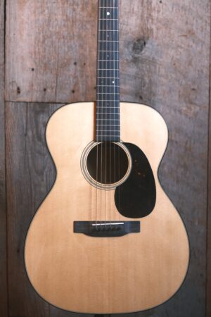 Martin 000-18